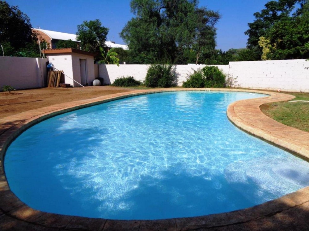Townhouse to rent in Village, Botswana - 3BO1749126 Townhouse to rent in Village, Botswana - 3BO1749126