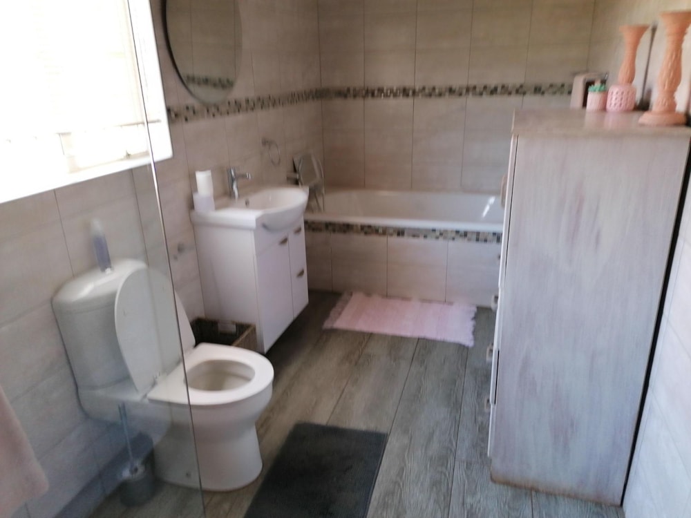 Guesthouse for sale in Hartswater, Northern Cape - 1RN1502208
