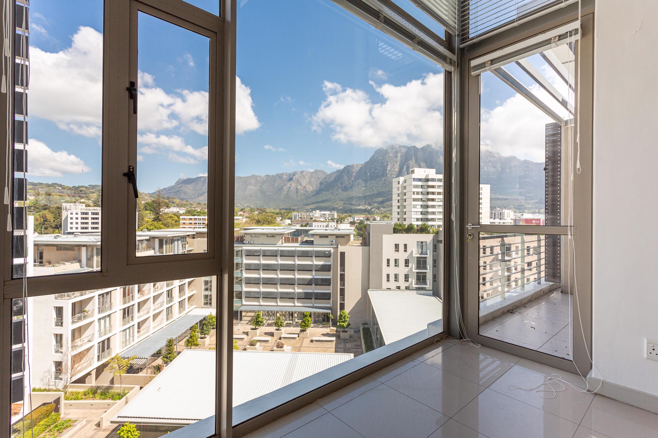 Penthouse apartment to rent in Claremont, Cape Town - RBL1723102