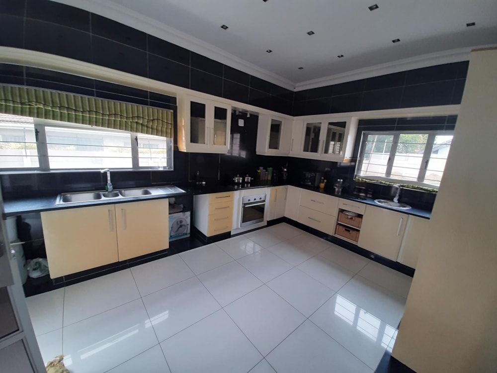 Security complex home for sale in Pioneer Park - 1NW1500019