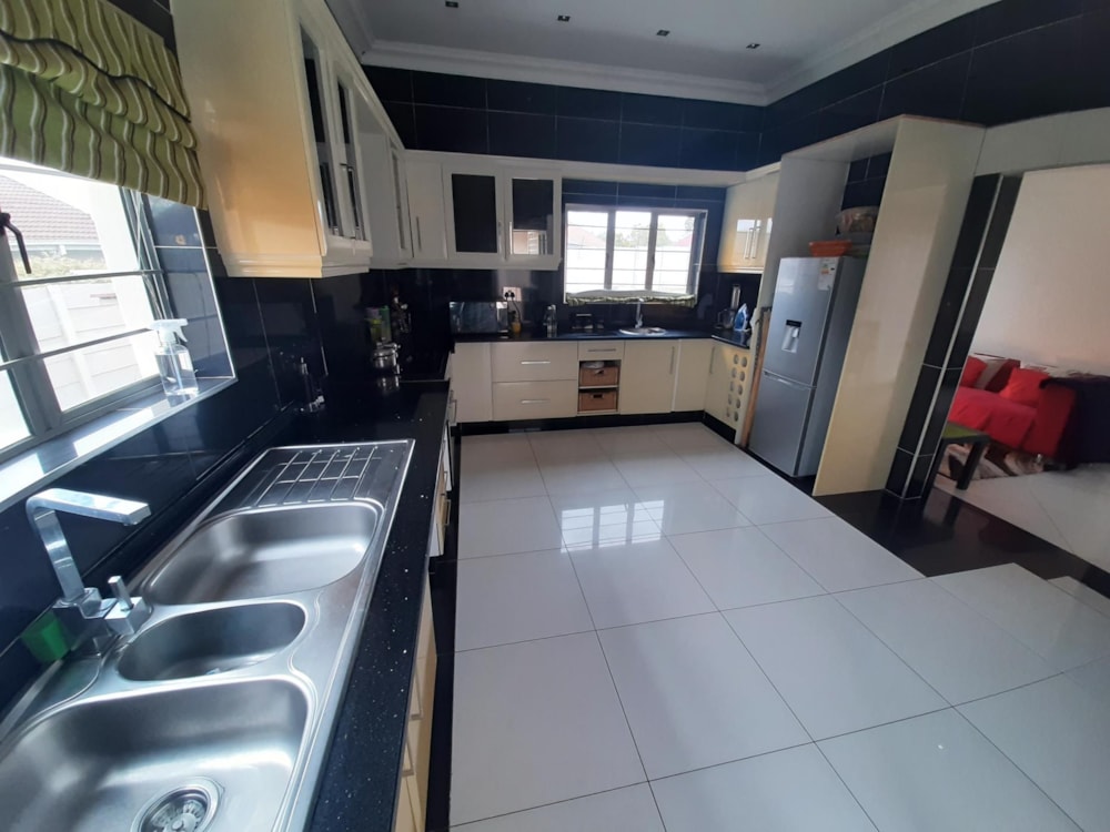 Security complex home for sale in Pioneer Park - 1NW1500019