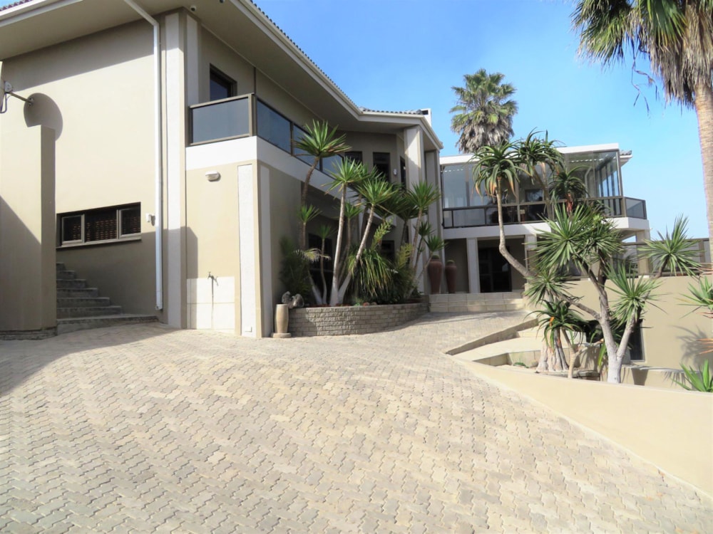 House for sale in City Centre, Namibia - 3NM1462416 House for sale in City Centre, Namibia - 3NM1462416