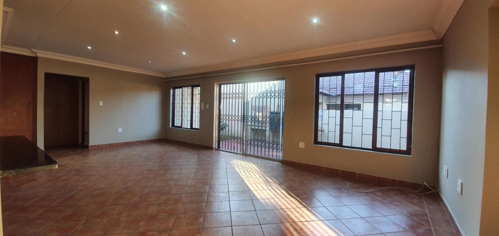 Townhouse to rent in Bendor Park - 1PS1725446