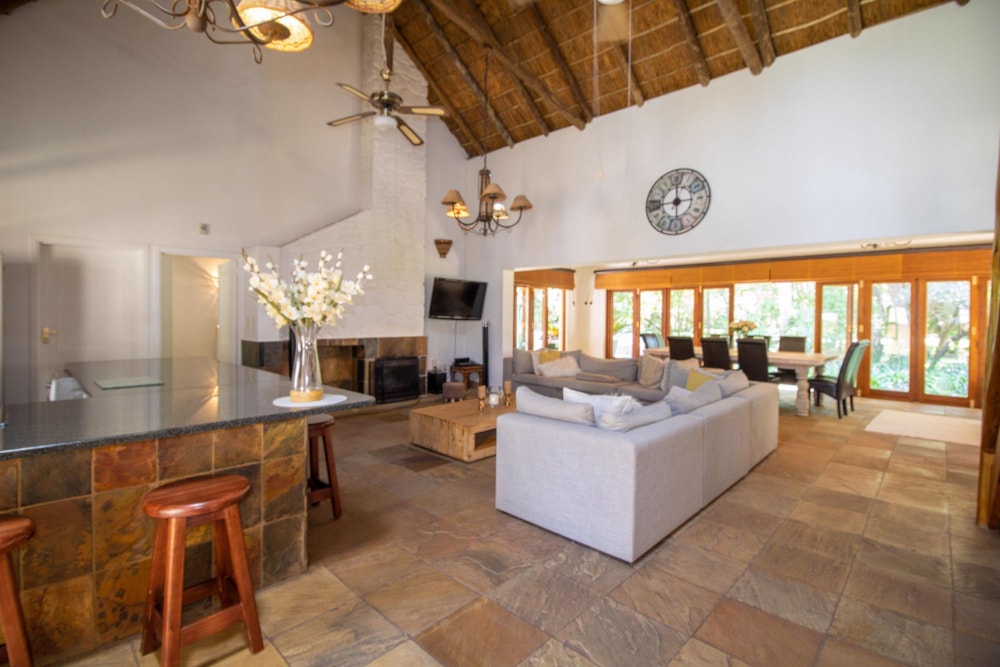 Double-storey house to rent in Lakeland - 1HR1748401 Double-storey house to rent in Lakeland - 1HR1748401