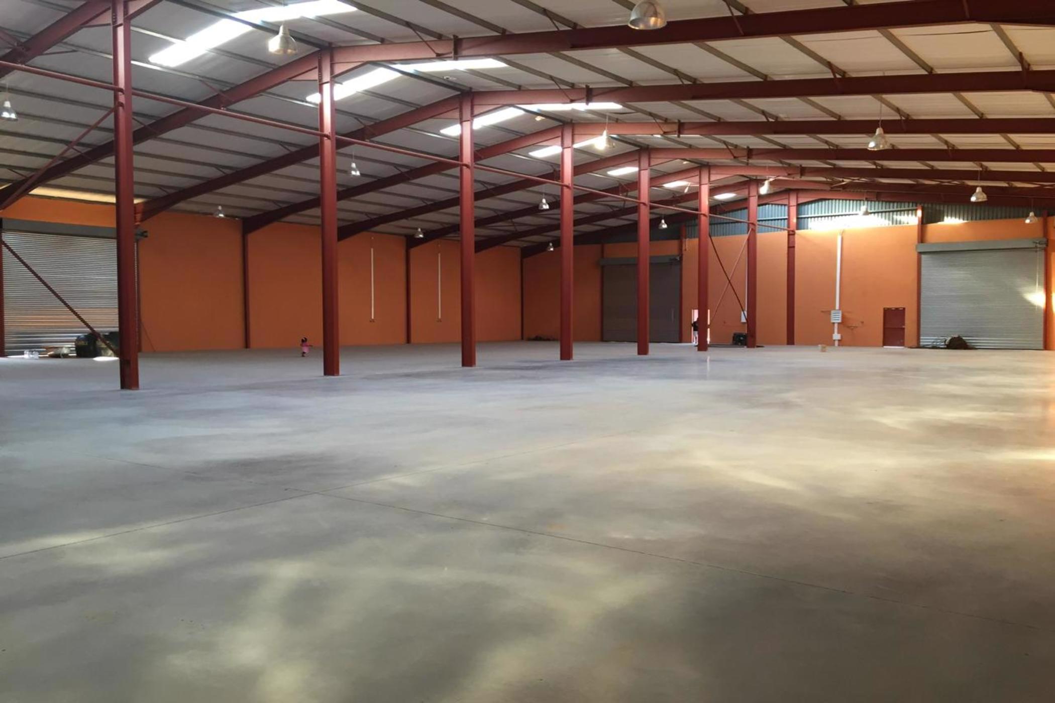 Commercial industrial property to rent in Matola, Mozambique - 3MQ1727720