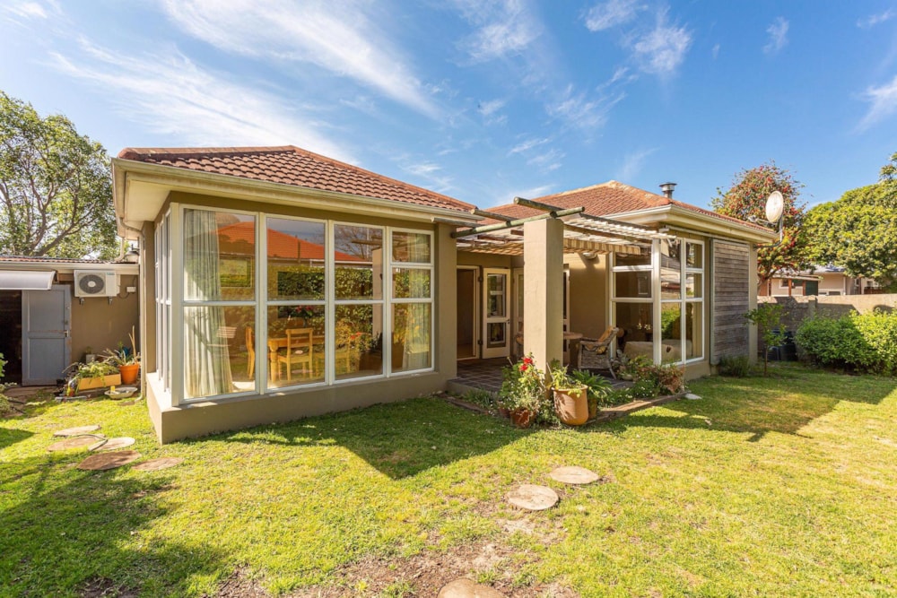 House let in Claremont, Cape Town - RBL1691464