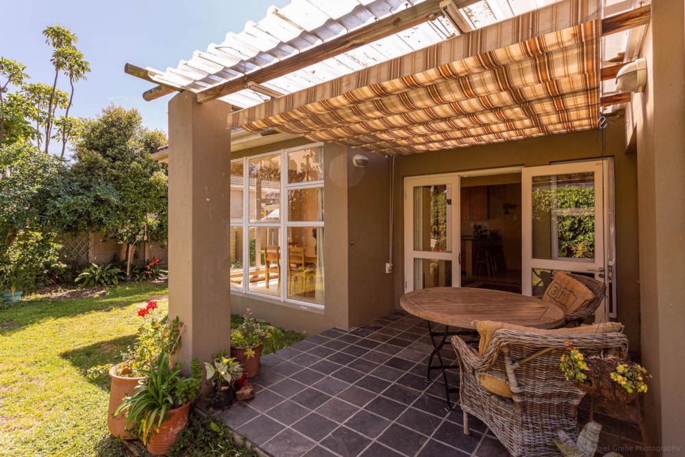 House let in Claremont, Cape Town - RBL1691464