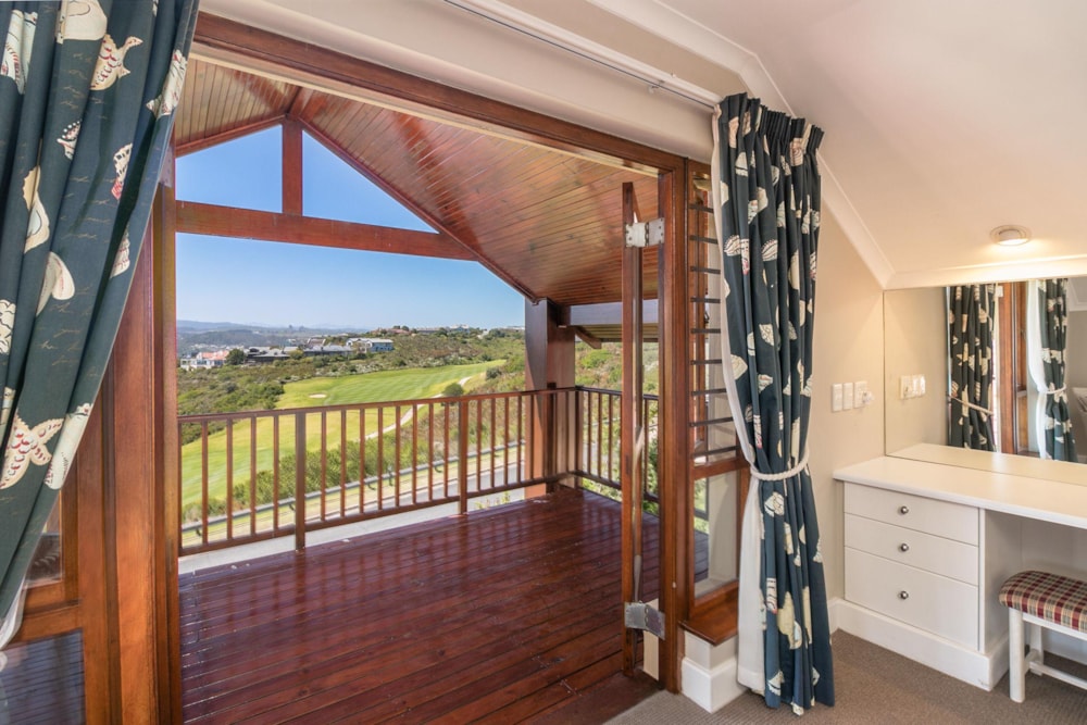 Security estate home to rent in Pezula Golf Estate - 1KG1463867 Security estate home to rent in Pezula Golf Estate - 1KG1463867