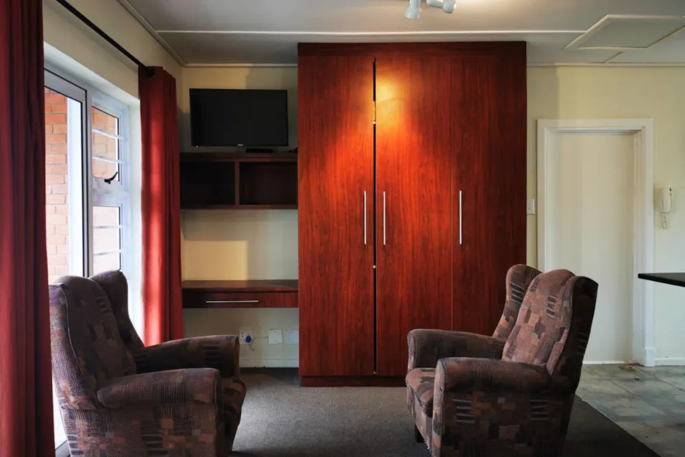 Bachelor apartment let in West Hill, Grahamstown, Makhanda - 1GC1711179