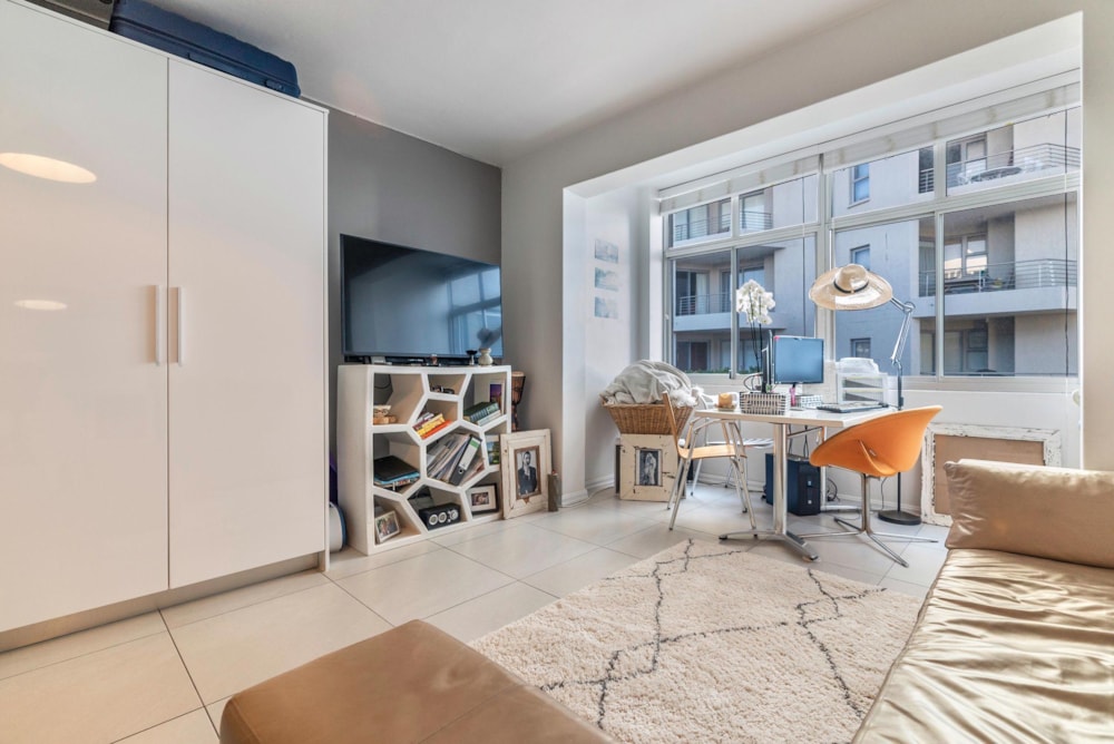 Studio apartment sold in Mouille Point - AS1577702