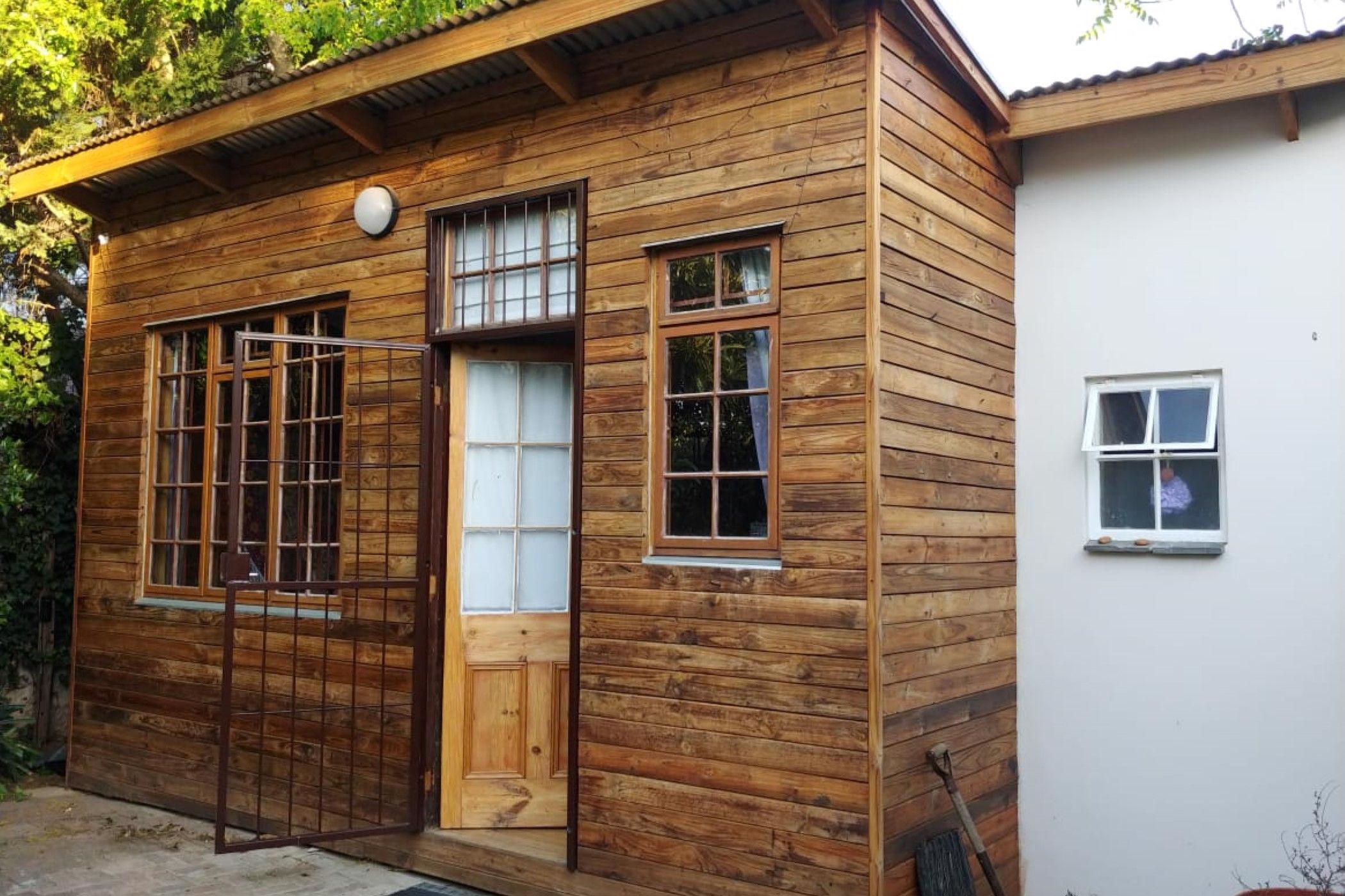 Bachelor apartment let in Sunnyside, Grahamstown, Makhanda - 1GC1668412