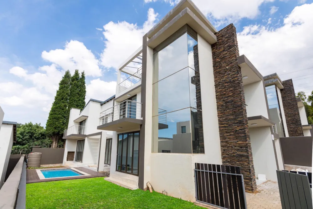 Double-storey cluster for sale in Bedfordview - BED1508334 Double-storey cluster for sale in Bedfordview - BED1508334
