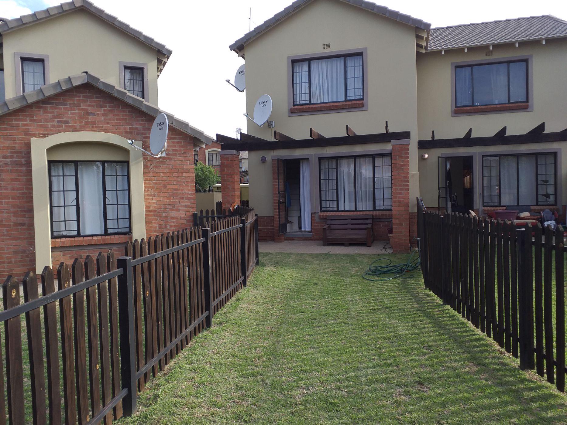 Security complex home to rent in Hillside, Bloemfontein - 1BX1724669