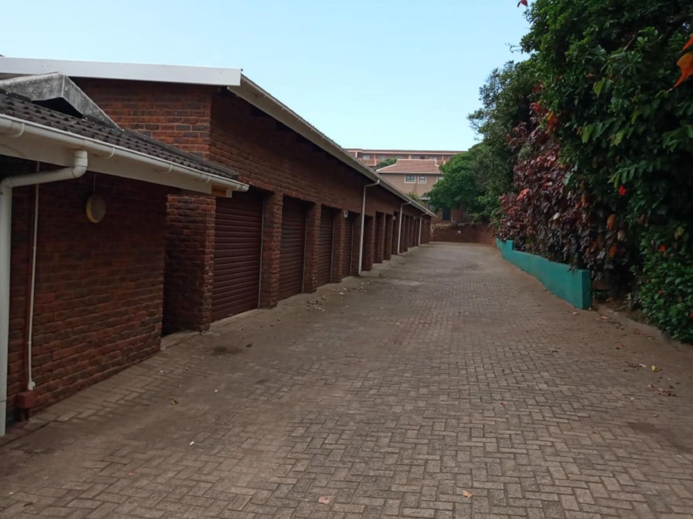 Security complex home for sale in Scottburgh - 1si1509134 Security complex home for sale in Scottburgh - 1si1509134