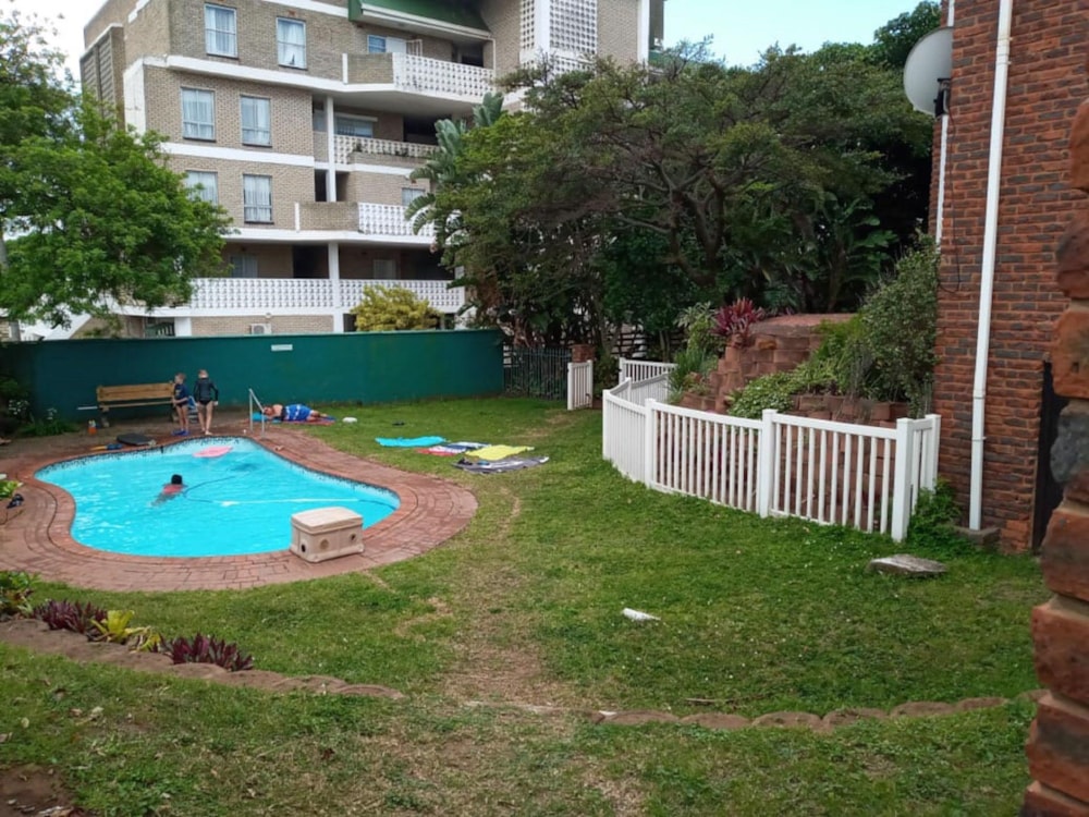 Security complex home for sale in Scottburgh - 1si1509134 Security complex home for sale in Scottburgh - 1si1509134