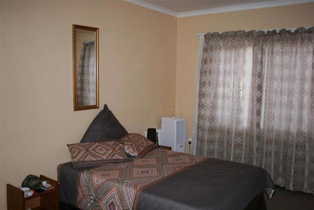 Bachelor apartment let in Springbok - 1NA1578616 Bachelor apartment let in Springbok - 1NA1578616