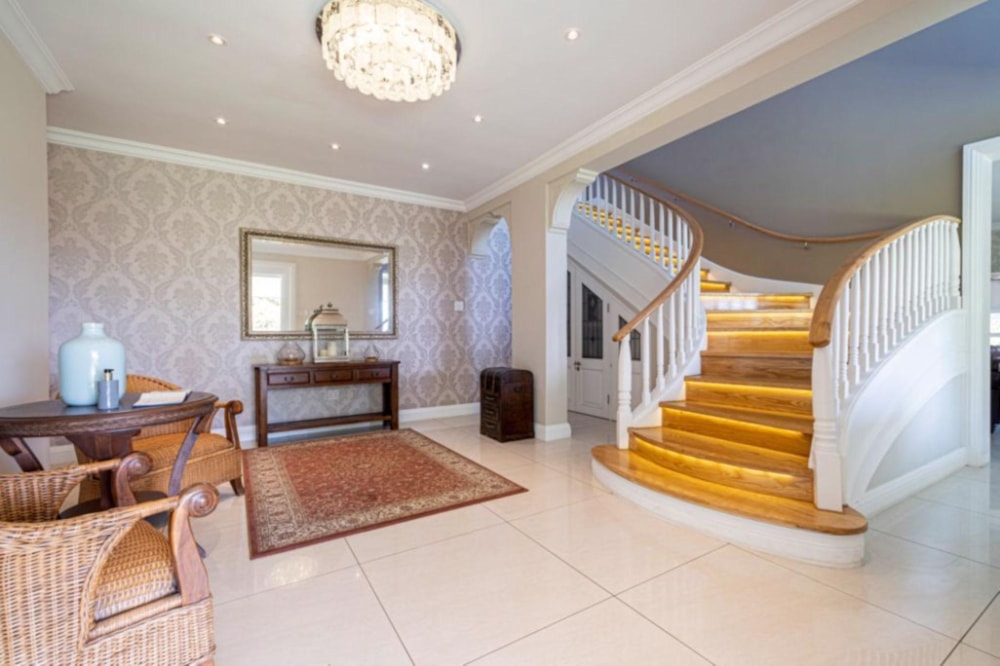 Double-storey house for sale in Colleen Glen - 1PLZ1511125 Double-storey house for sale in Colleen Glen - 1PLZ1511125