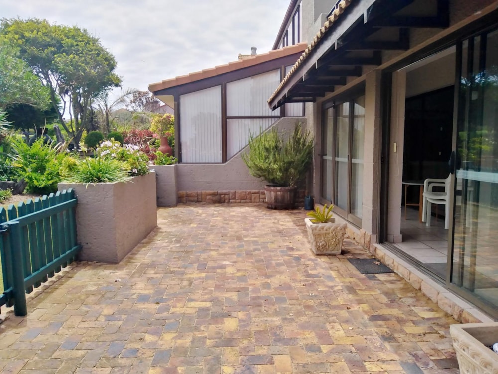 Townhouse let in Mossel Bay Golf Estate - 1MB1512750 Townhouse let in Mossel Bay Golf Estate - 1MB1512750