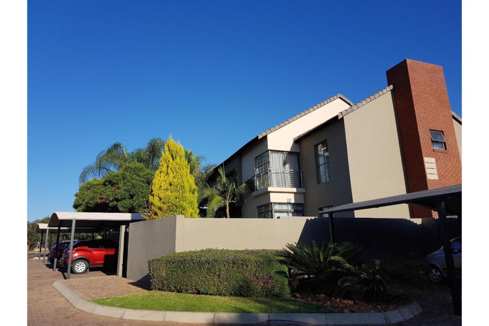 Townhouse for sale in Bendor Park - 1PS1635329