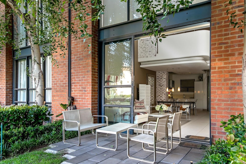 Apartment for sale in Melrose Arch - HP1585286