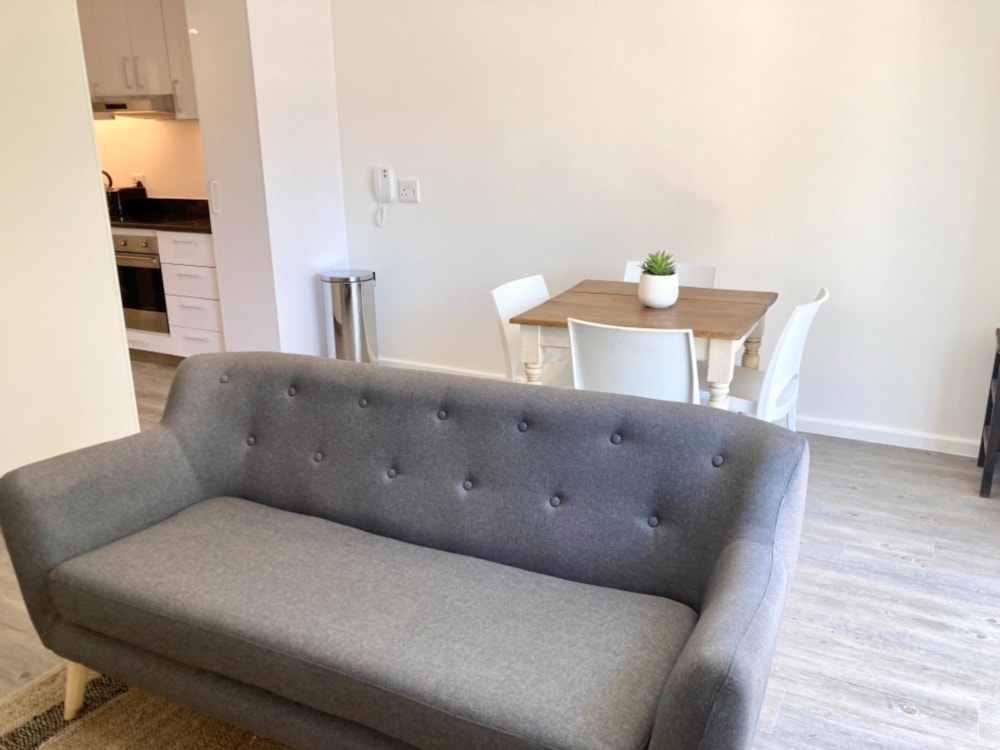 Bachelor apartment let in Zonnebloem - CBL1702644 Bachelor apartment let in Zonnebloem - CBL1702644