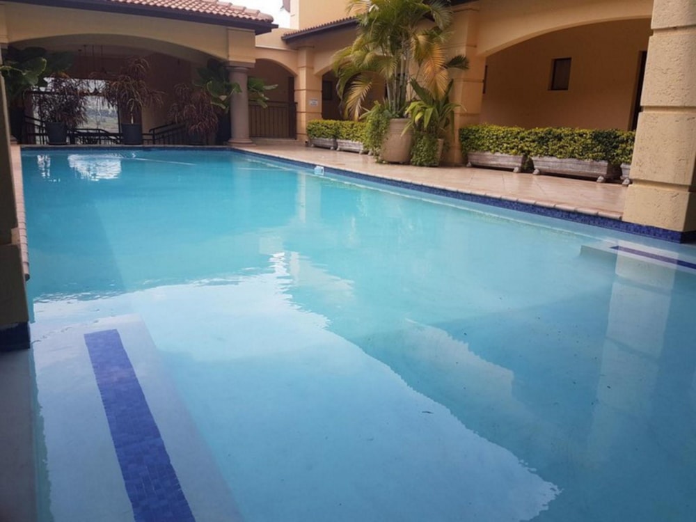 Guesthouse for sale in Komatipoort - 1NK1515145 Guesthouse for sale in Komatipoort - 1NK1515145