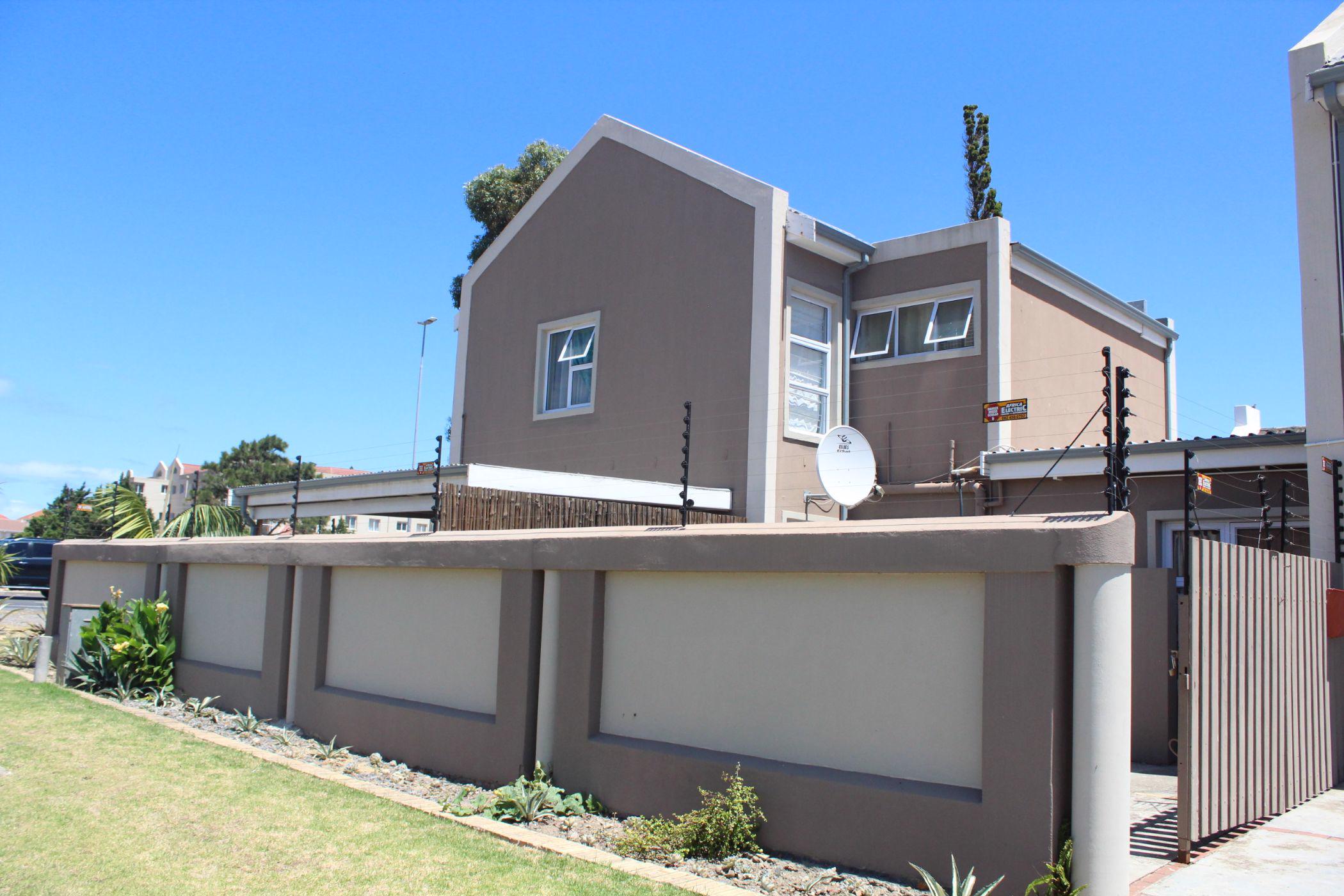 Apartment let in Gordons Bay Central - SW1649616