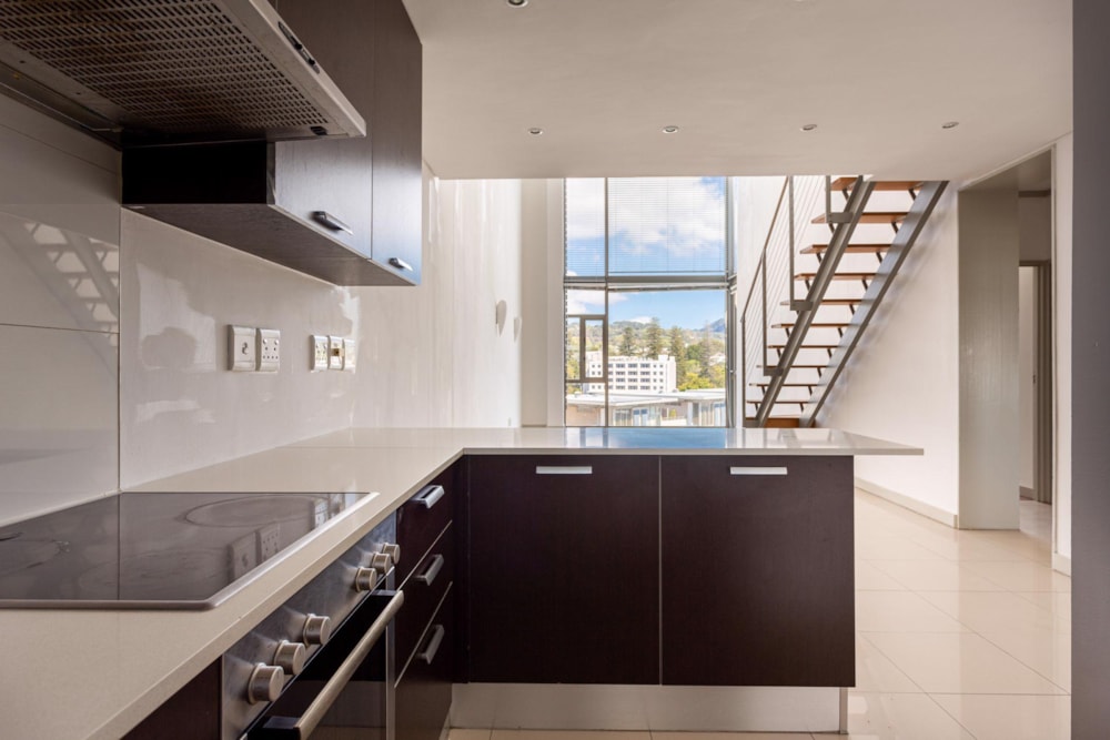 Penthouse apartment let in Claremont, Cape Town - RBL1697624