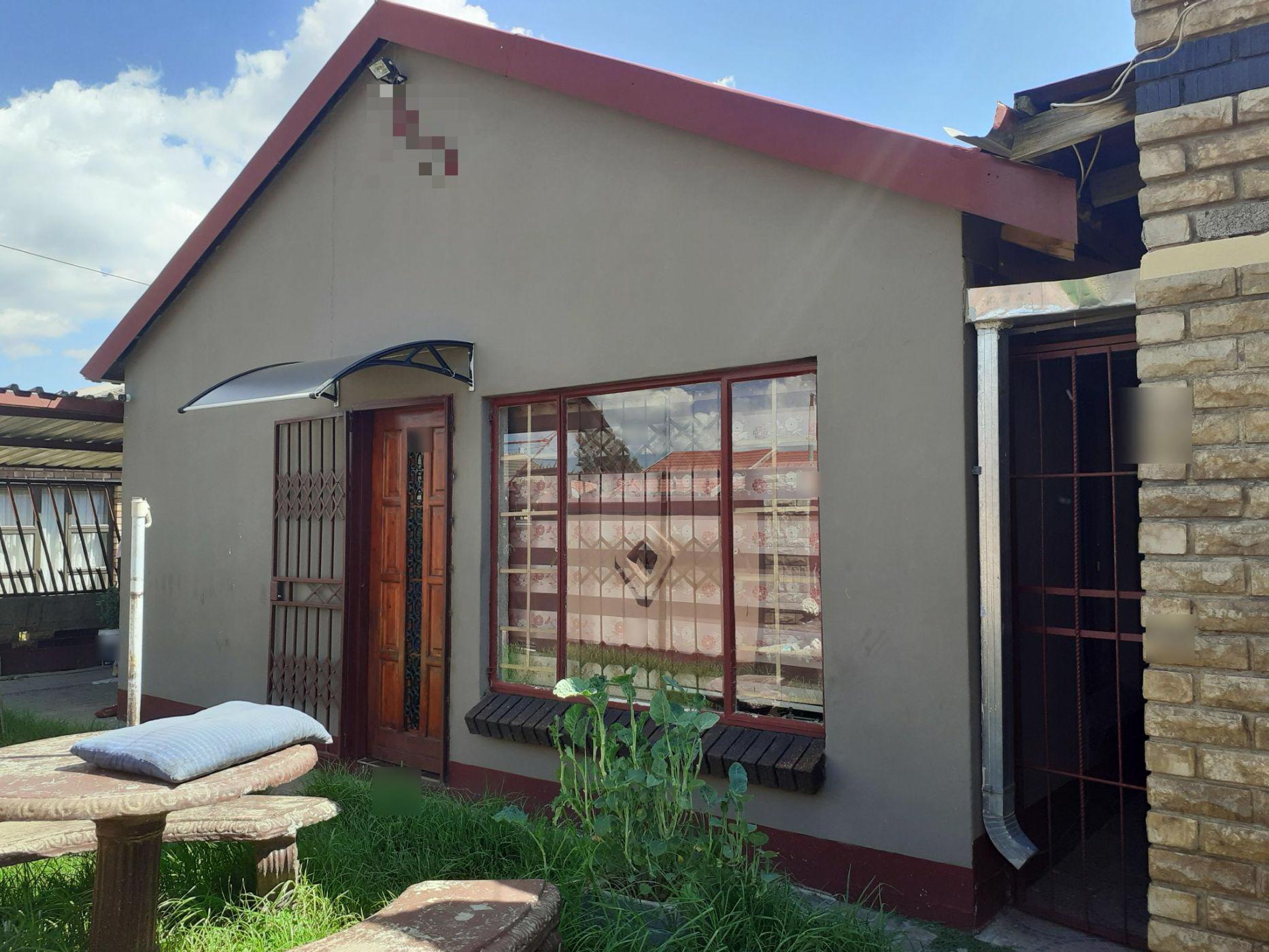 House for sale in Selosesha - 1BX1519488