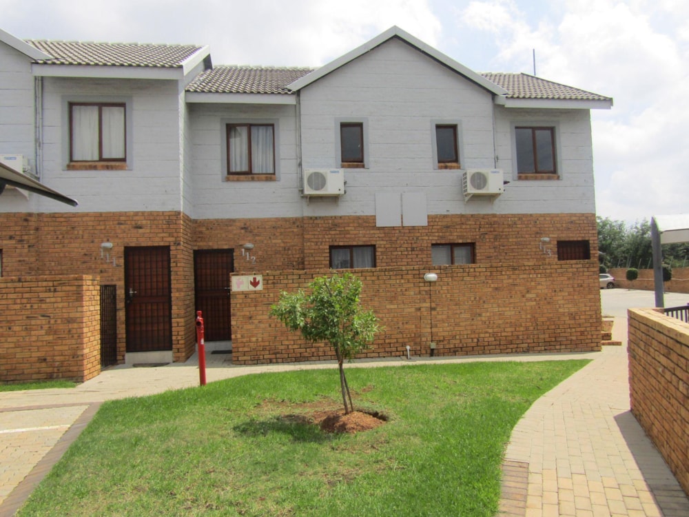 Townhouse to rent in Summerset - MDL1731583