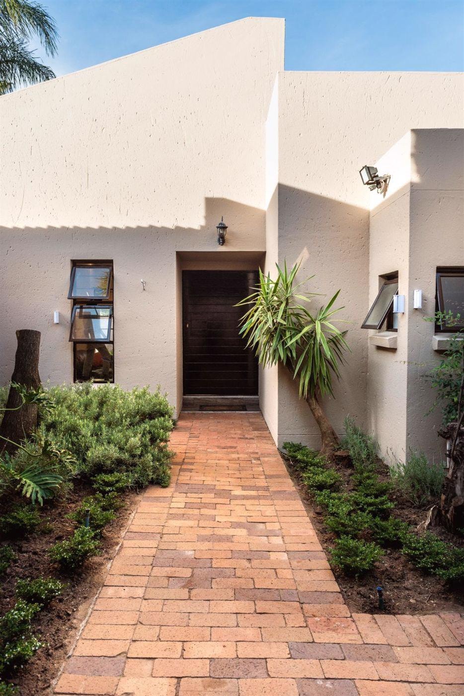 Cluster let in Fourways - FYL1663077 Cluster let in Fourways - FYL1663077