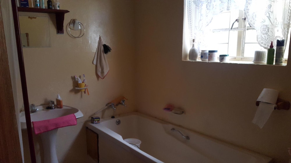 House for sale in Koffiefontein - 1KJ1521143