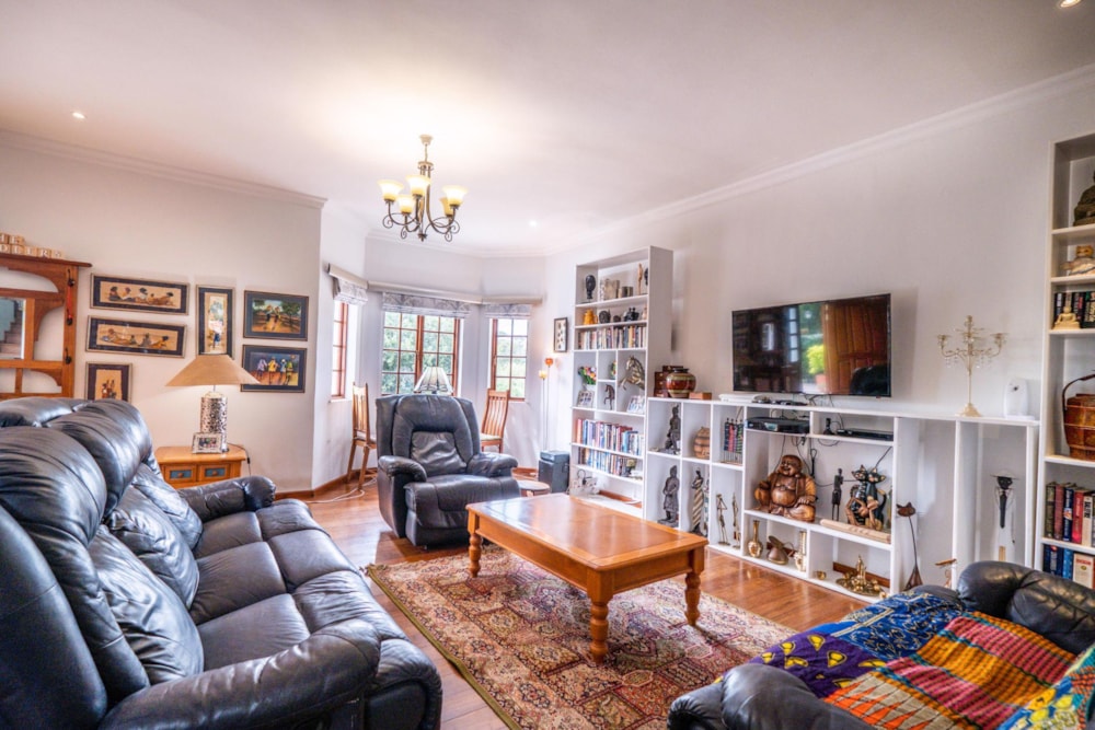 Double-storey house for sale in West Hill, Grahamstown, Makhanda - 1GC1630628 Double-storey house for sale in West Hill, Grahamstown, Makhanda - 1GC1630628