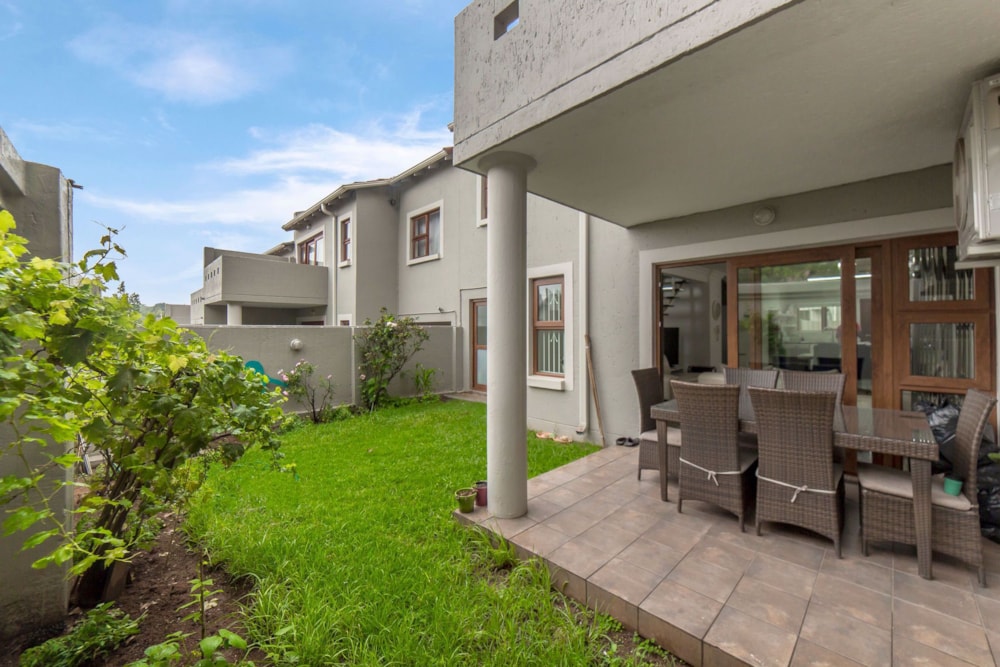 Townhouse for sale in Oaklands, Johannesburg - HP1610194
