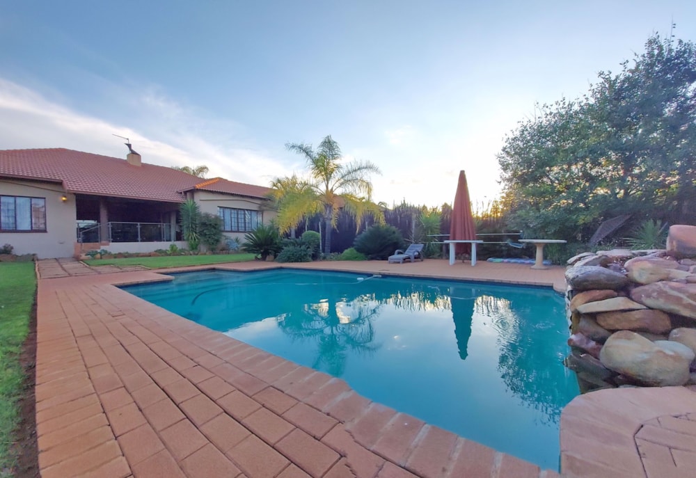 Smallholding for sale in Shere AH - PT1524775