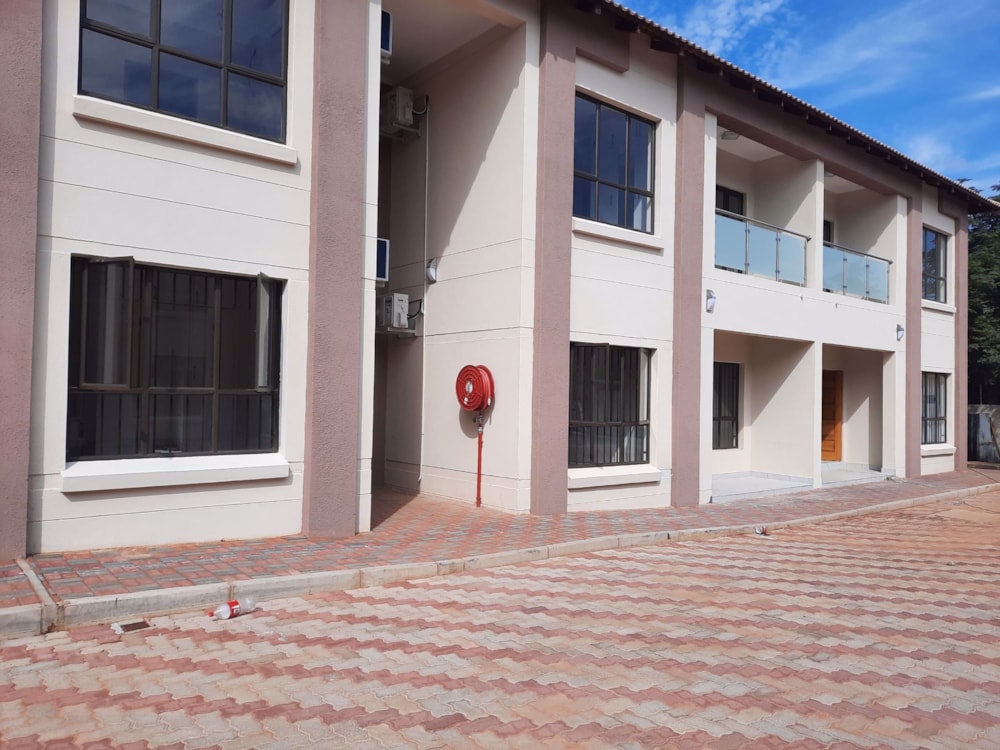 Townhouse to rent in Village, Botswana - 3BO1753283 Townhouse to rent in Village, Botswana - 3BO1753283