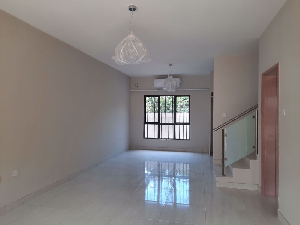 Townhouse to rent in Village, Botswana - 3BO1753283 Townhouse to rent in Village, Botswana - 3BO1753283