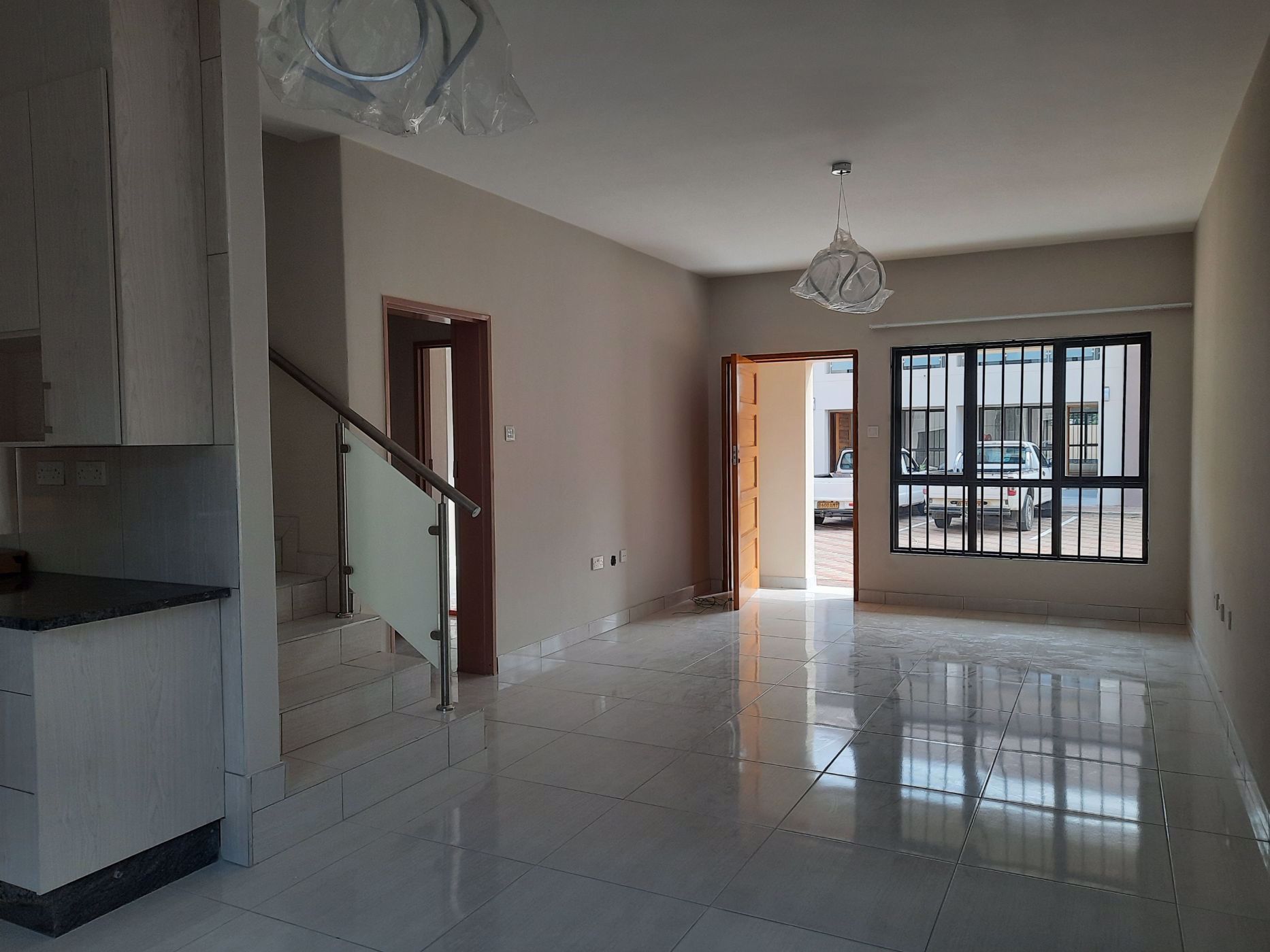 Townhouse to rent in Village, Botswana - 3BO1753283
