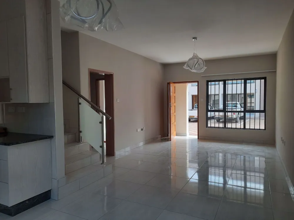 Townhouse to rent in Village, Botswana - 3BO1753283 Townhouse to rent in Village, Botswana - 3BO1753283