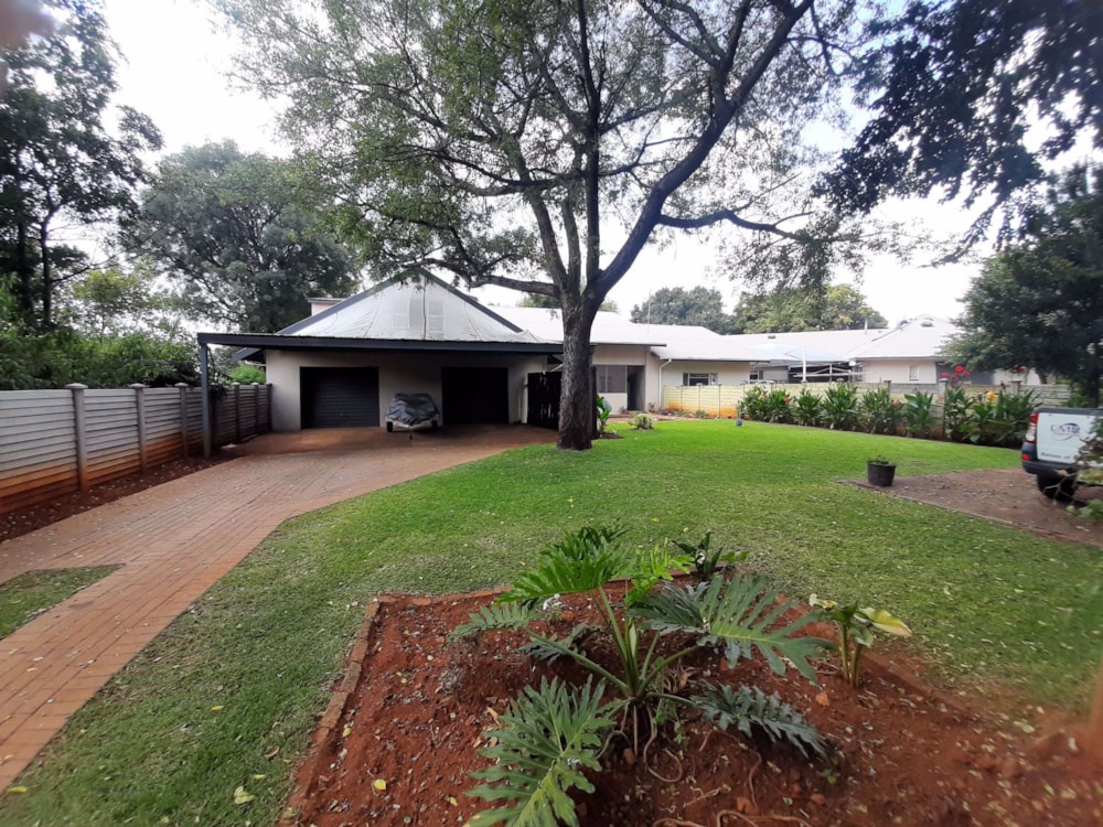 Mixed use farm for sale in Kroondal - 1RU1526664