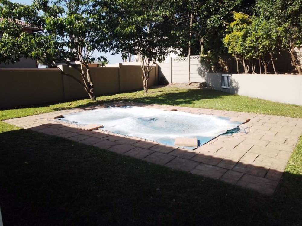 Security complex home for sale in Scottburgh - 1si1527454 Security complex home for sale in Scottburgh - 1si1527454