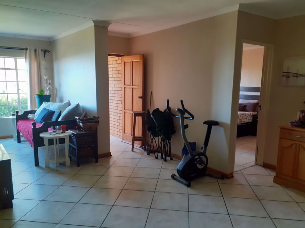 Townhouse to rent in Kiepersol, Bloemfontein - 1BX1736858