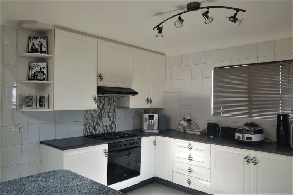 Cluster to rent in Radiokop - RAL1721181