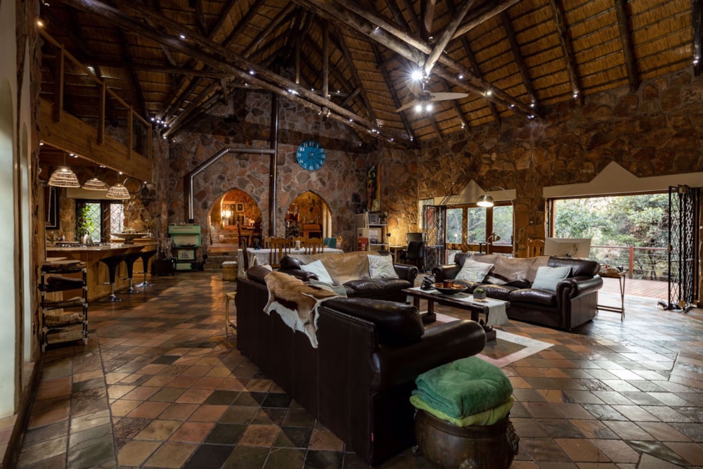 Smallholding for sale in Zwavelpoort SH - PTM1610696 Smallholding for sale in Zwavelpoort SH - PTM1610696