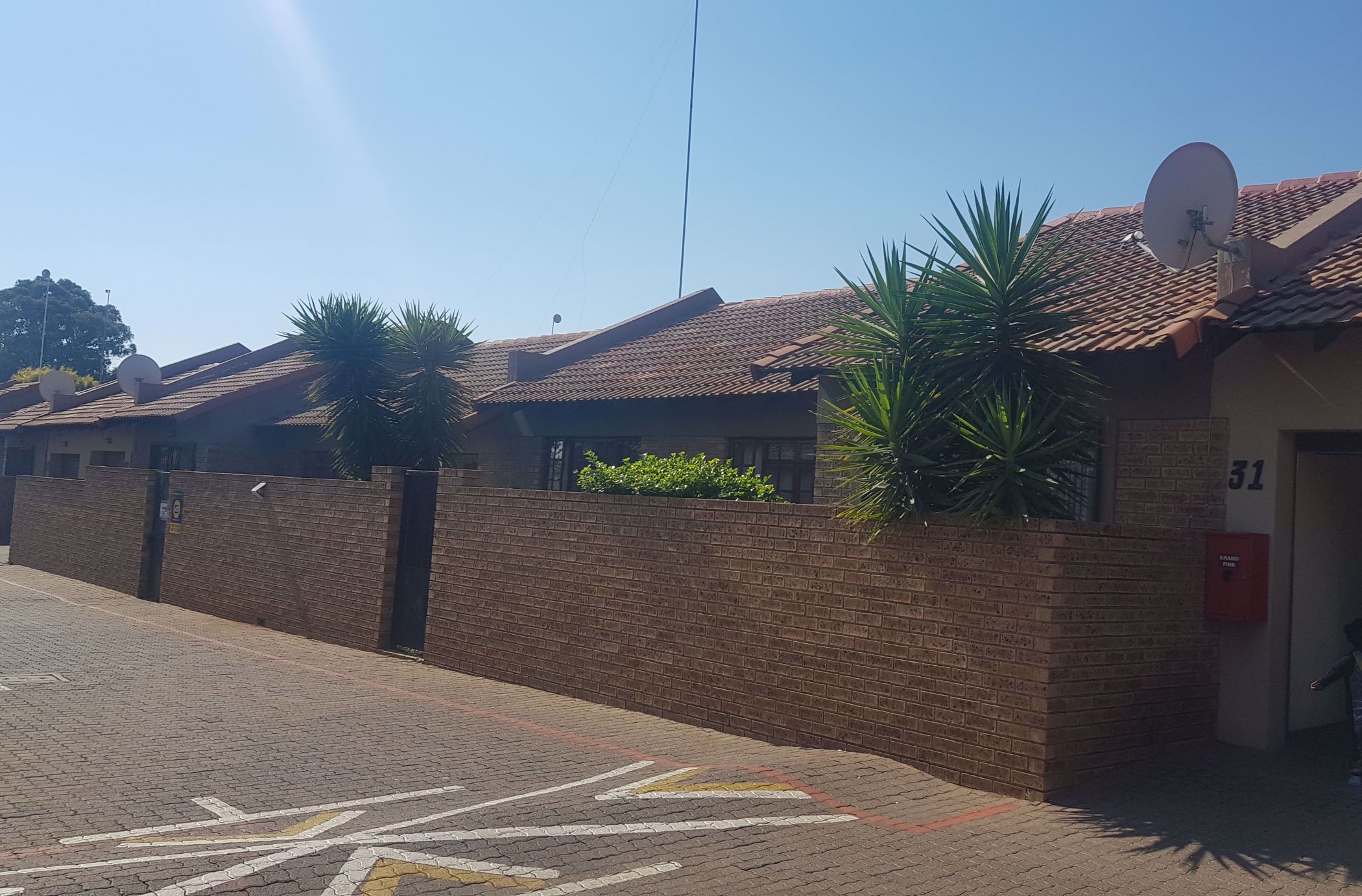 Townhouse let in Middelburg (Mpumalanga) - 1MD1705880