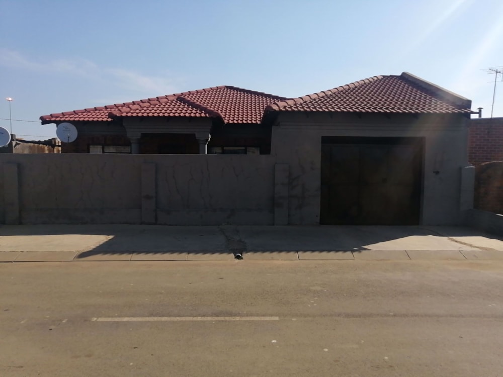 House for sale in Tsakane - 1BJ1531011