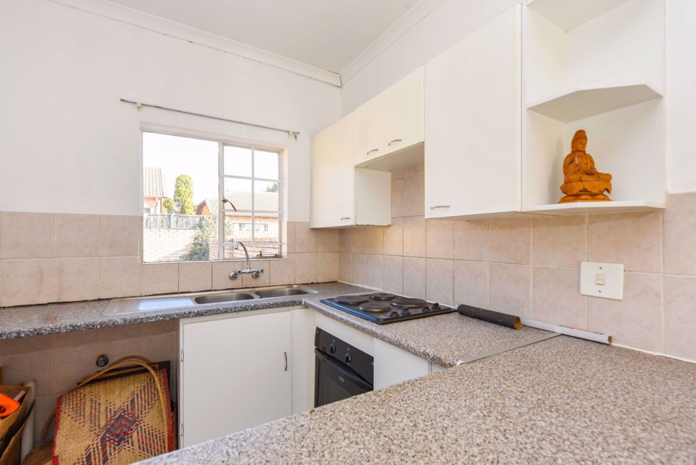 Apartment sold in North Riding - FW1675617 Apartment sold in North Riding - FW1675617