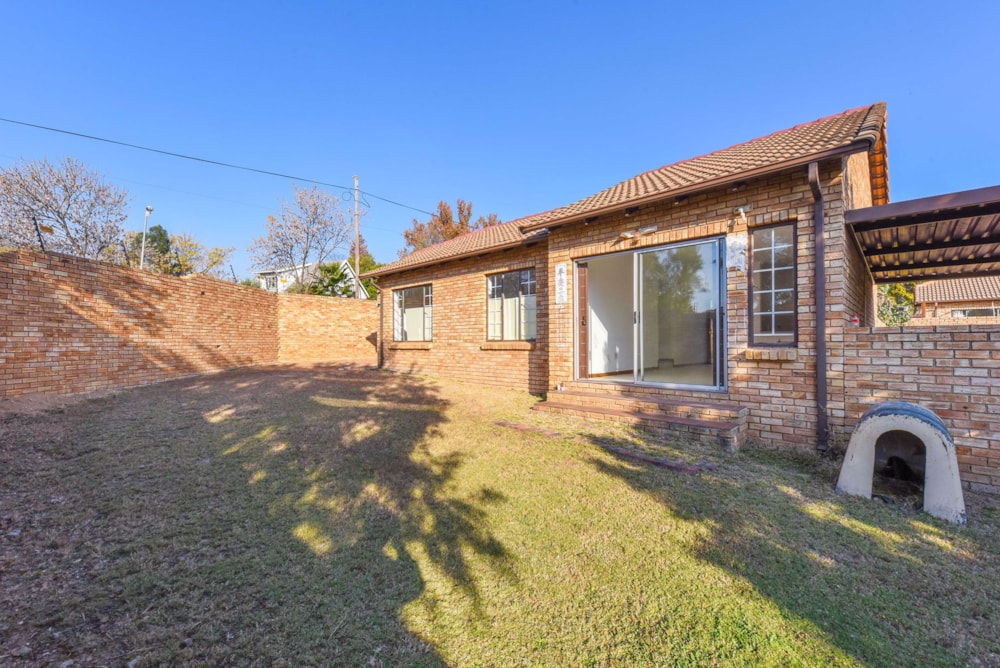 Apartment sold in North Riding - FW1675617 Apartment sold in North Riding - FW1675617