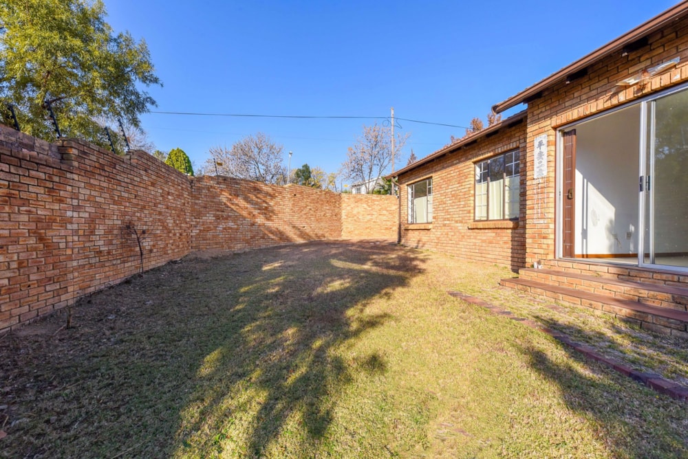 Apartment sold in North Riding - FW1675617 Apartment sold in North Riding - FW1675617