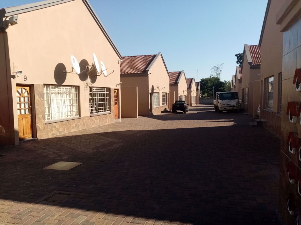 Security complex home for sale in Annadale - 1PS1643694 Security complex home for sale in Annadale - 1PS1643694